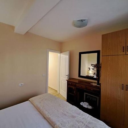 טיראנה Quiet, Cozy, Luminous Apartment מראה חיצוני תמונה