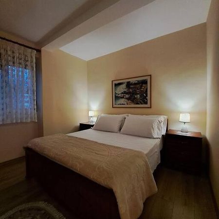 טיראנה Quiet, Cozy, Luminous Apartment מראה חיצוני תמונה