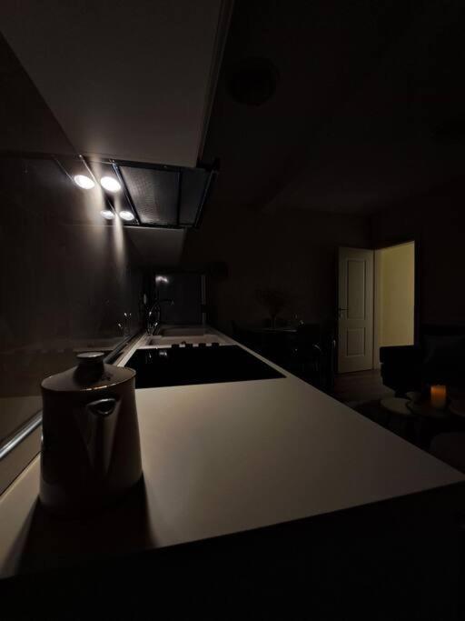 טיראנה Quiet, Cozy, Luminous Apartment מראה חיצוני תמונה